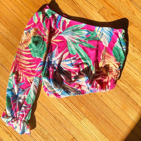 NWOT! Pink tropical one shoulder blouse - Picture 3 of 6